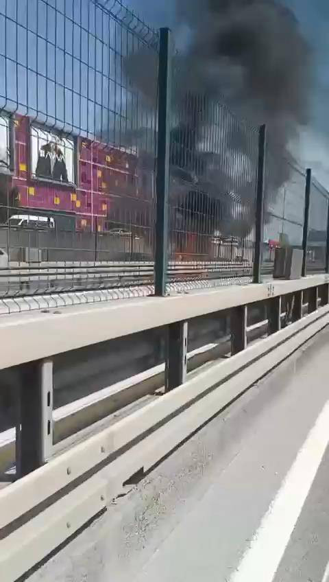 D-100'ün ortasında alev alev yandı! Trafik felç oldu - Resim: 10